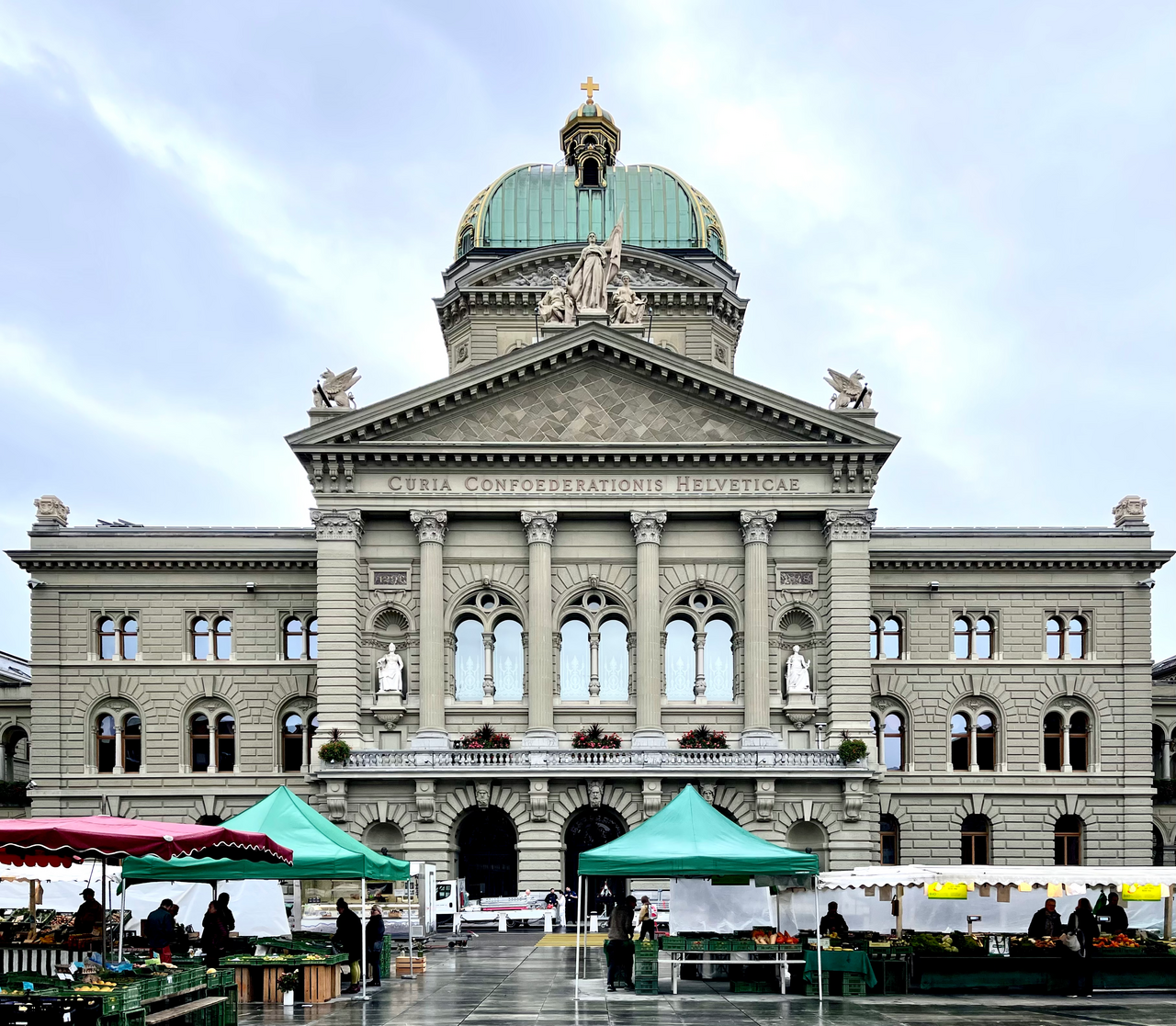 Bundeshaus Bern von vorne